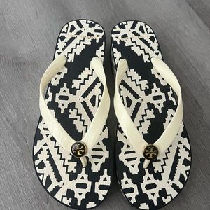 Great condition Tory Burch navy blue white design wedge flip flops size 8